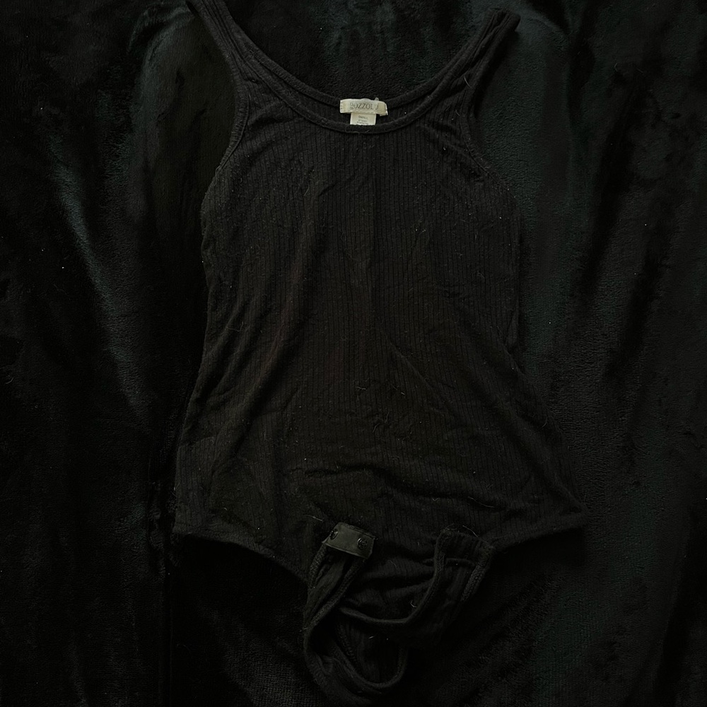 black ribbed body suit